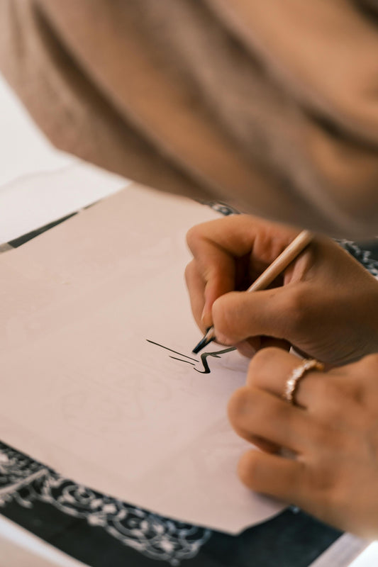 6 Reasons Why Handwritten Arabic Calligraphy Won't Die in the Digital Age - It Will Flourish